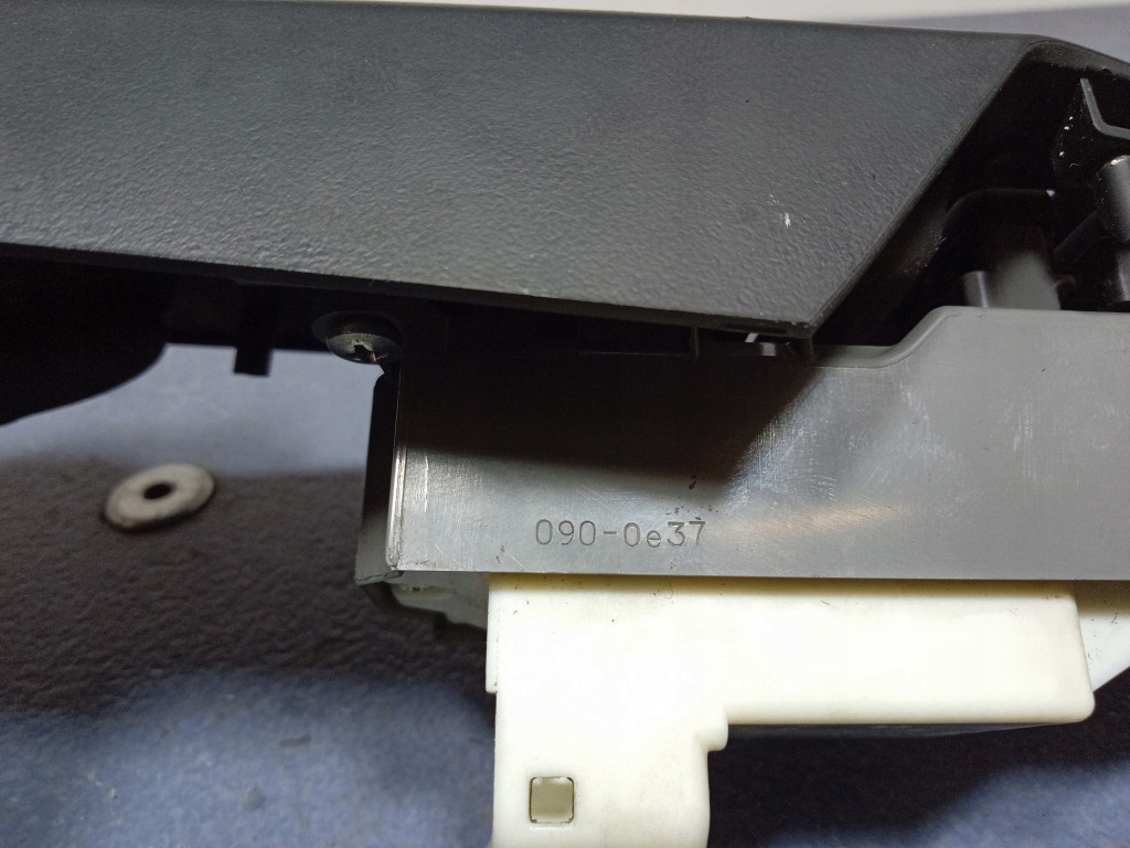 фото №6, Toyota auris ii e18 панель переключатель окон 74232-02e10