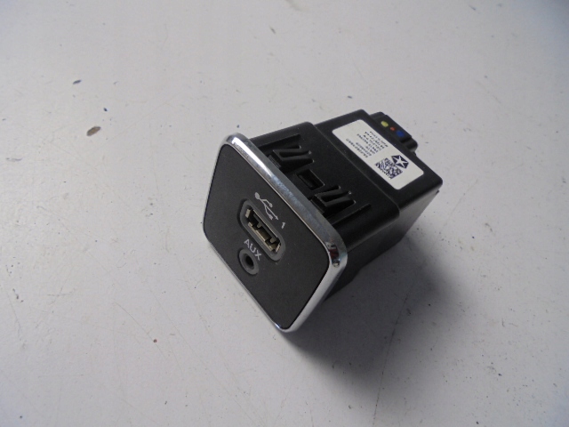 фото №2, Разъём port aux usb jeep compass ii 2018 rok