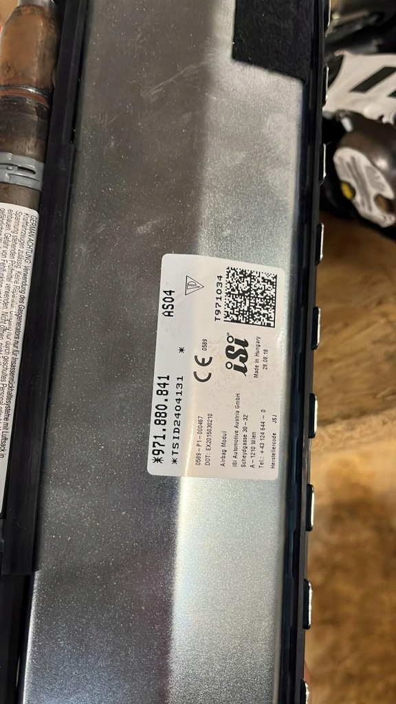 фото №7, Idealna kpl.konsola panamera 971 подушки безопасности ремни czarna нитка 1