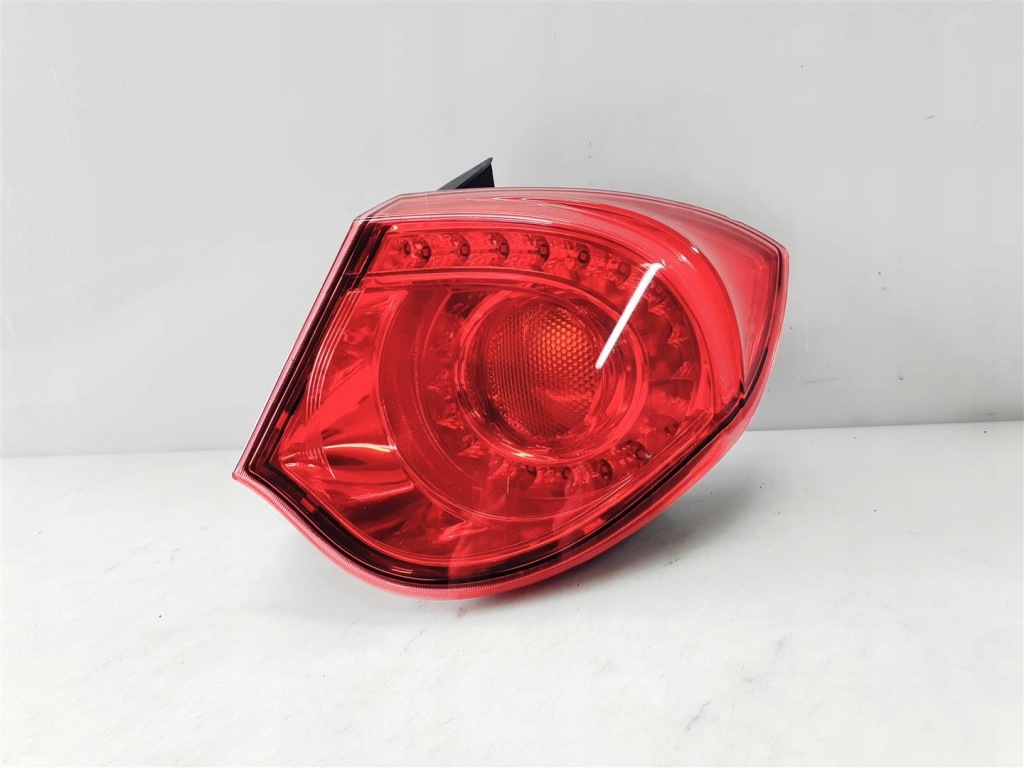 фото №2, Alfa romeo giulietta правая лампа задняя led ory eu !