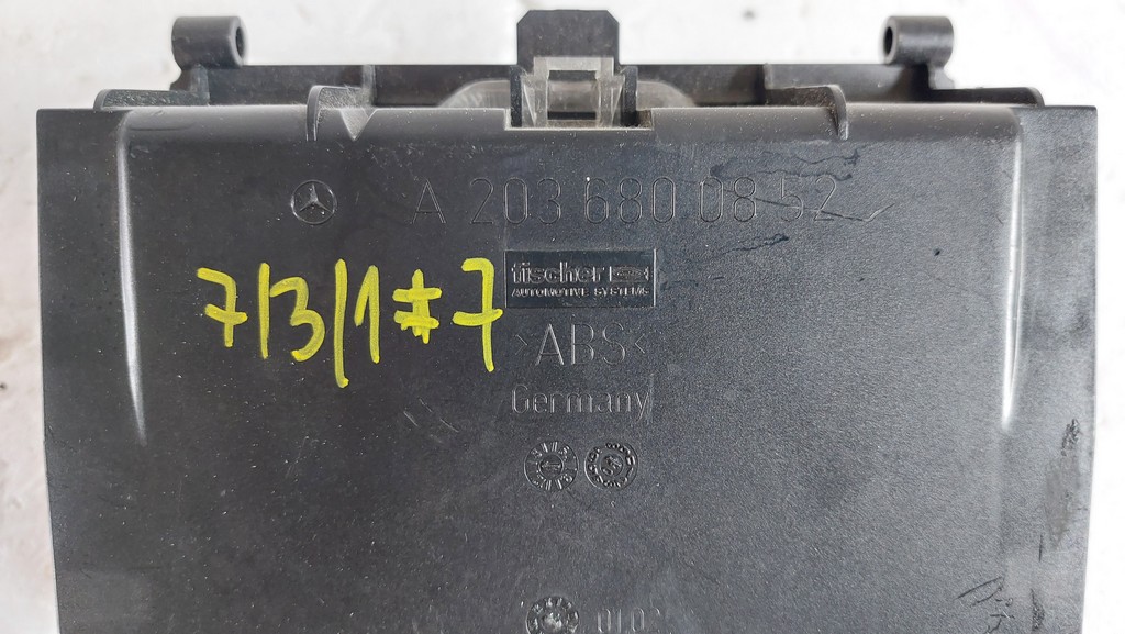 фото №7, Mercedes w203 пепельница a2036800852