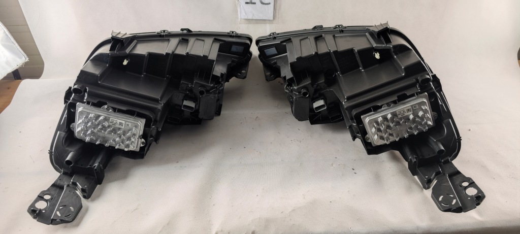 Peugeot 3008 5008 рестайлінг  full led лівий правий фара лампа ліва права в Україні