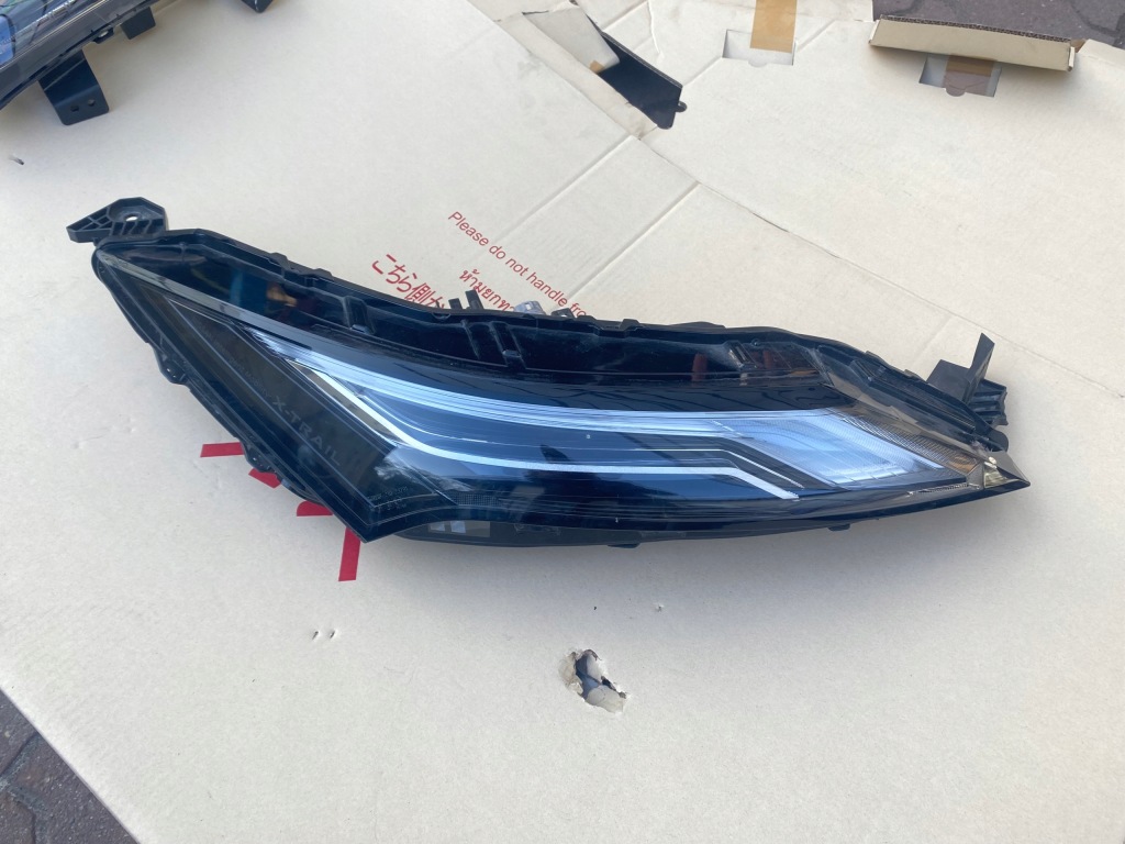 фото №10, Nissan x-trail iv t33 22- лампа права передня drl full led europa