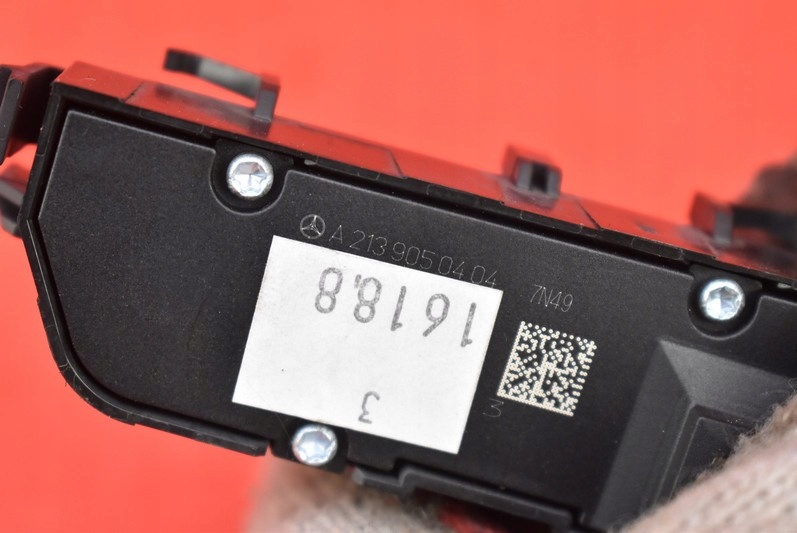 фото №7, Выключатель кнопка подогрев сиденье a2139050404 mercedes e-klasa w213