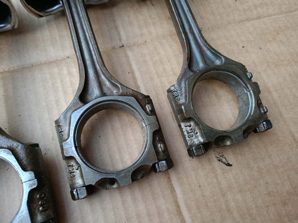 Поршень с шатун 2.0 115 km azj new beetle octavia sharan passat golf в Украине