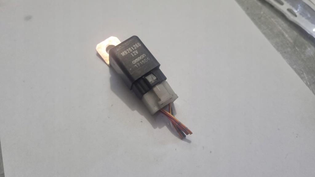 фото №1, Реле mitsubishi carisma mb261260