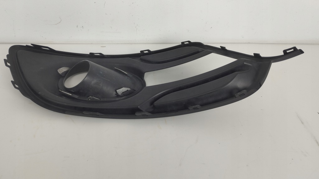 Купить Решётка левая бампера перед renault megane 3 рестайлинг  261a32198r