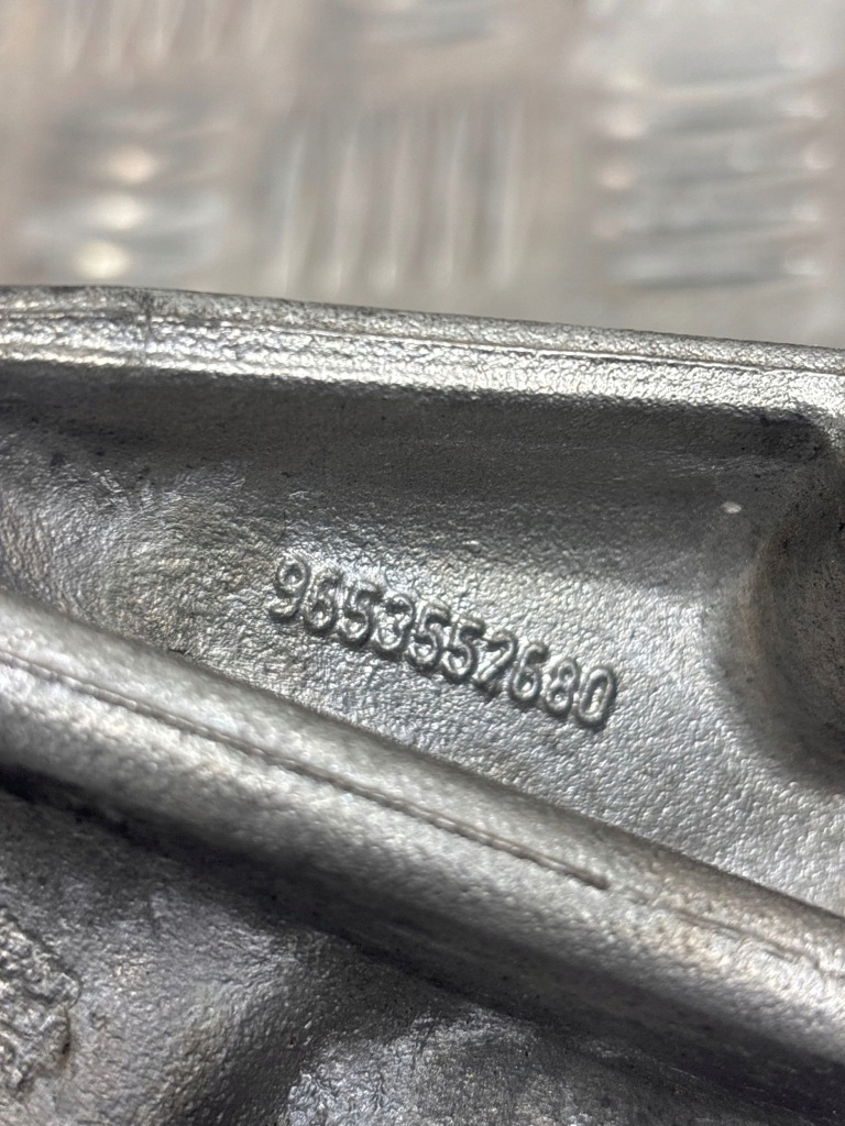 фото №7, Peugeot 3008 i 2015 кронштейн / кронштейн подшипник опоры вала приводного