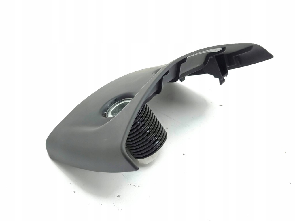 фото №10, Porsche cayenne 92a 2011 разъём прикуривателя задний туннель среднего