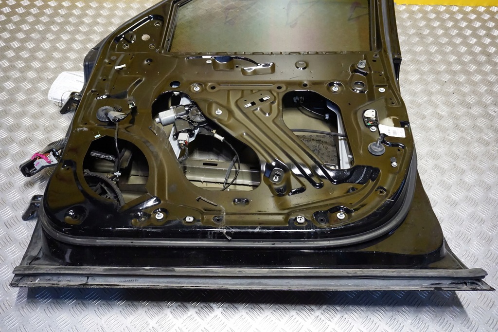 фото №14, Chevrolet suburban tahoe 2015 - 2020 дверь перед правое передние стекло usa