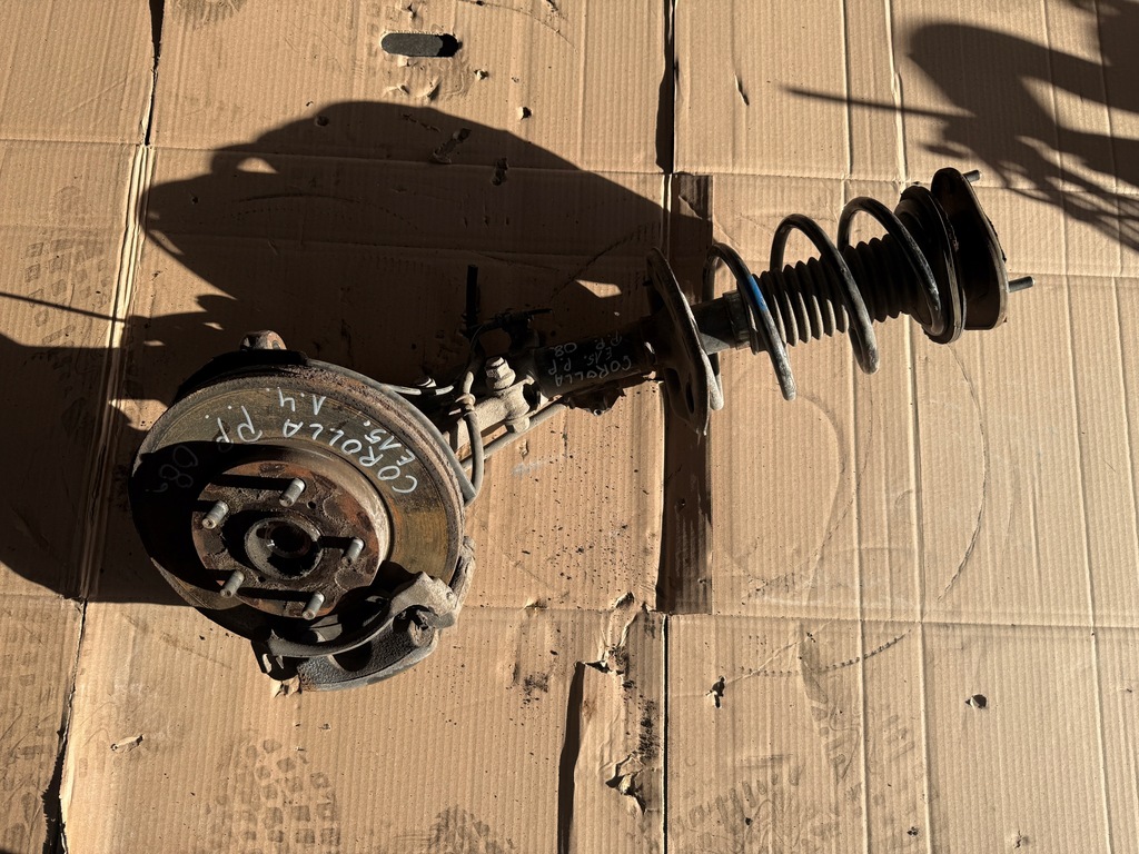 фото №1, Поворотный кулак ступица правая перед toyota corolla e15 1.4 vvti