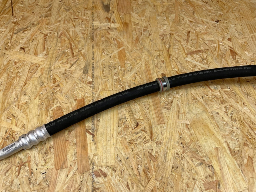 Патрубок трубка шланг кондиціонера mercedes eqa eqb w243 h243 a2438306300 Зі Шроту
