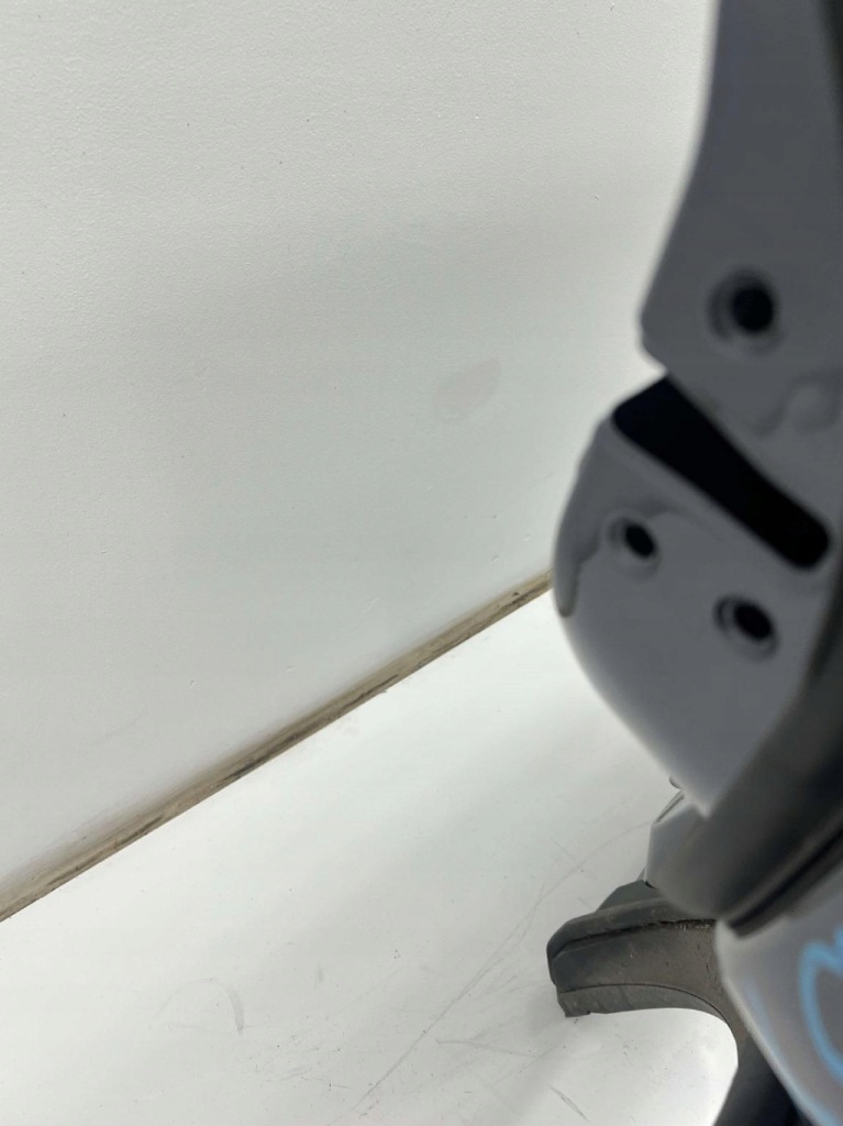 Lexus lbx 2024- дверь задняя правое  задняя стекло 1l1 Цена