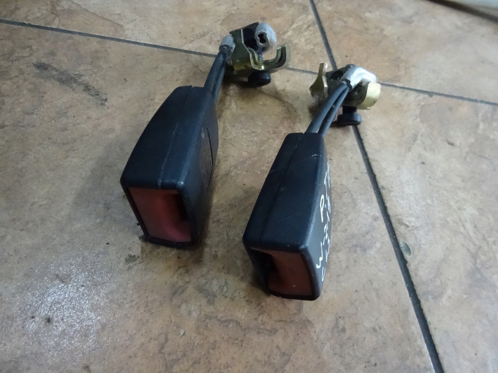 фото №2, W219 cls 03' кліпса ременів задня