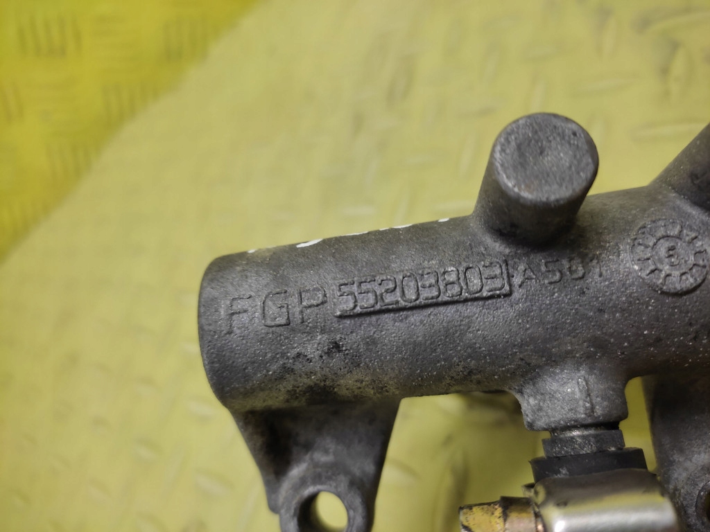 фото №5, Opel zafira b 1.9 cdti распределитель топлива 55203803