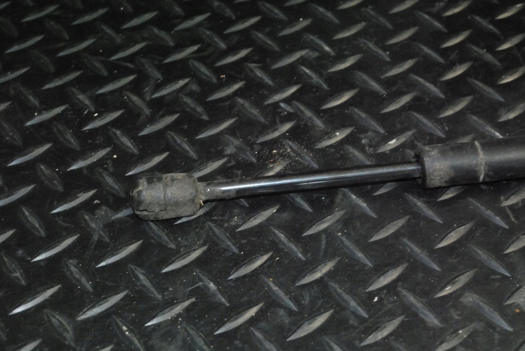 фото №3, A6 c5 привод крышки багажника 4b5827552d