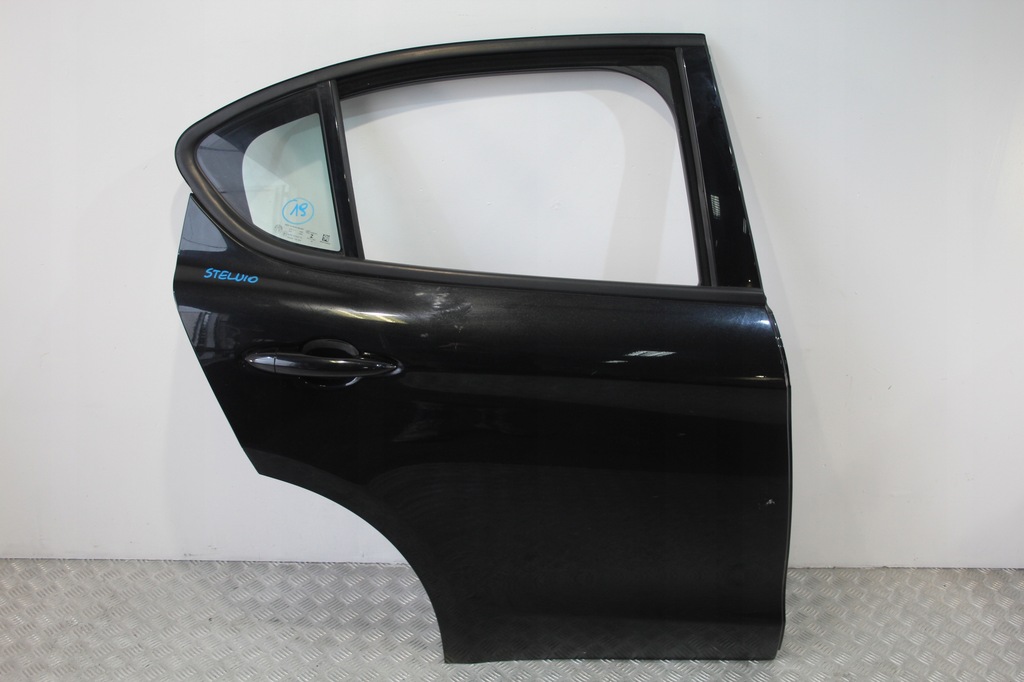 фото №1, Дверь правый задняя задние stelvio