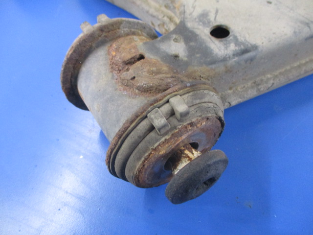 фото №4, Mercedes c s202 w202 рычаг перед левый нижний orygi