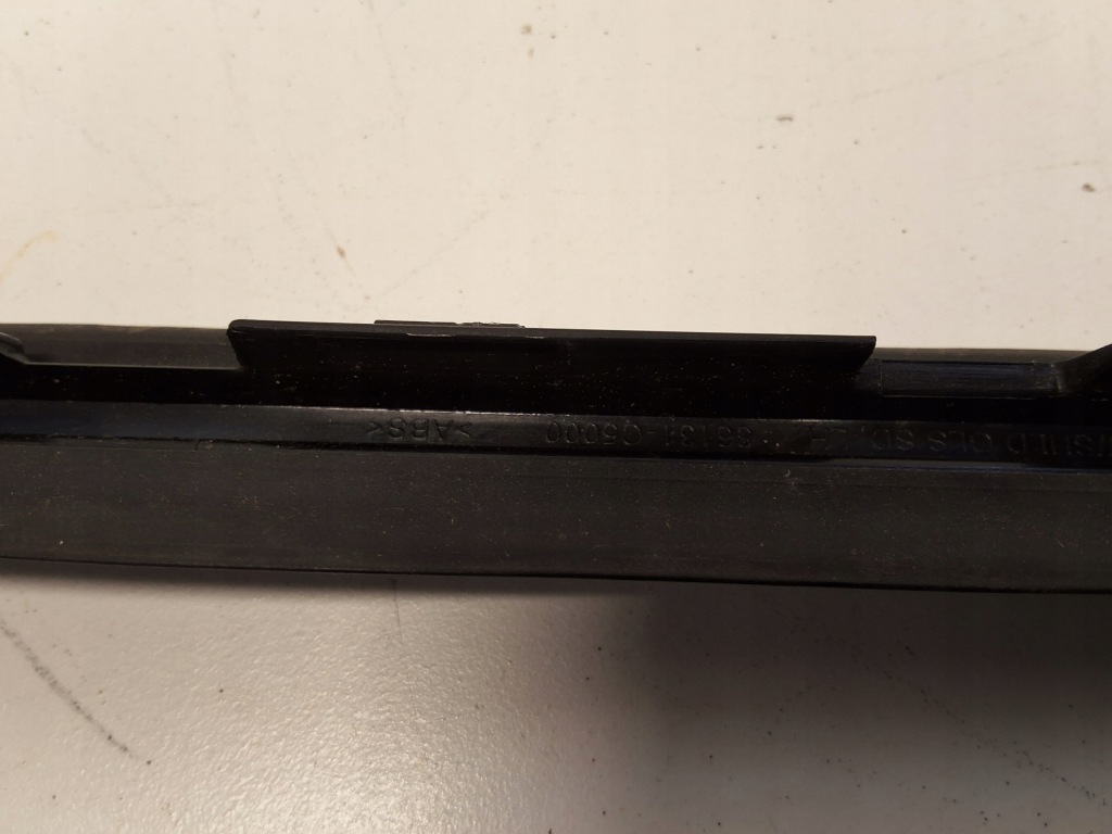 Kia sorento 3 молдинг стекло лобовое правая 86132-c5000 в Украине