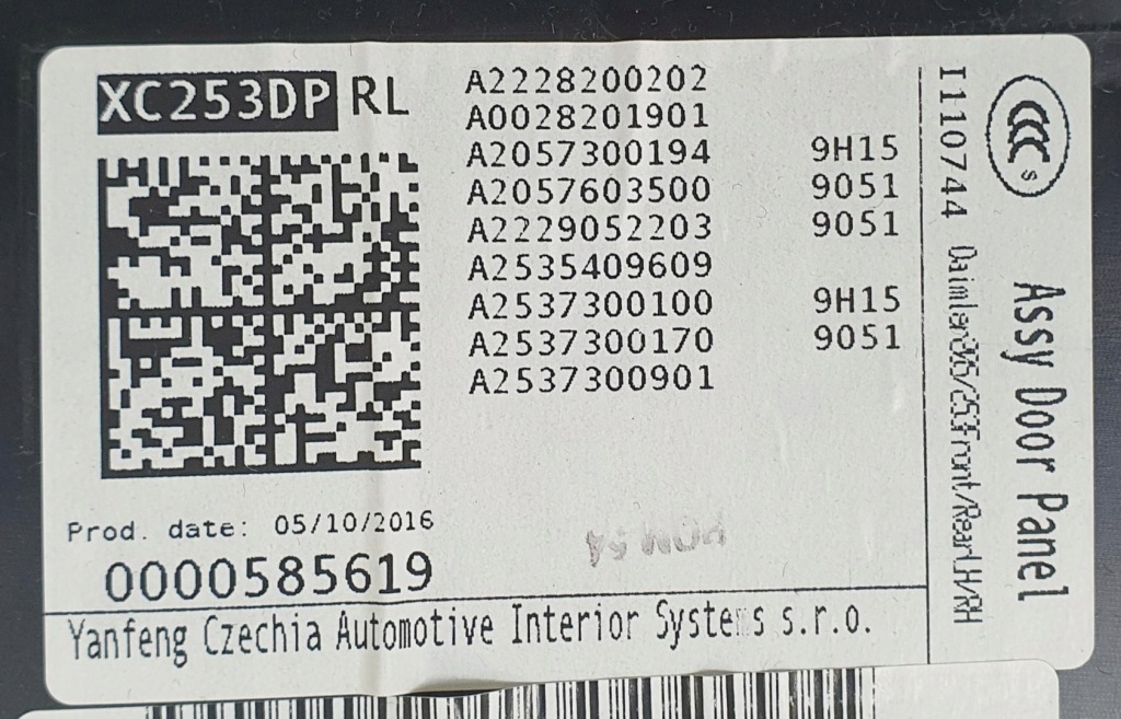 Купить Обивка обшивка дверь левый задний  mercedes glc w253