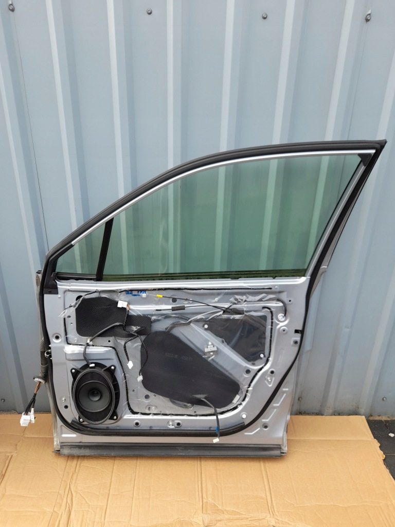 Subaru forester v 19- дверь правый  перед задняя америка с Разборки