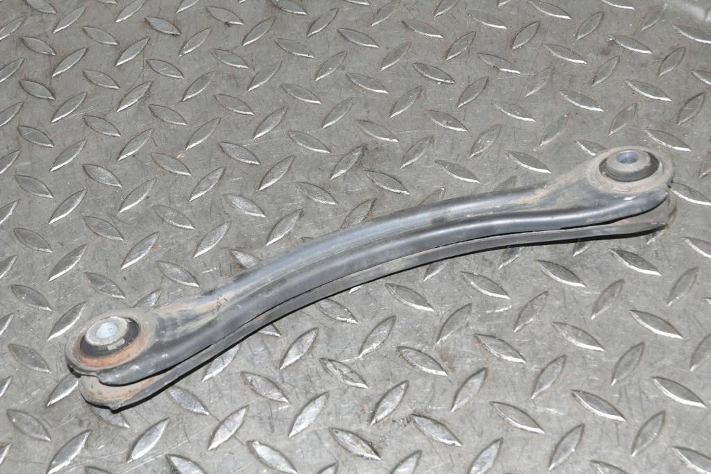 фото №2, Mercedes r172 slc250d 2017 rhd задний правый рычаг