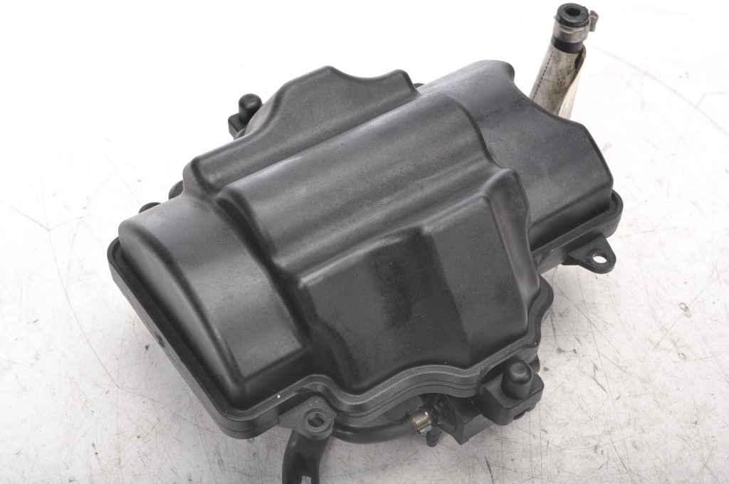 Mclaren 650s 3.8 v8 бак повітря Зі Шроту