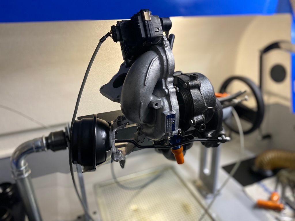 Турбонагнітач bmw x3 x4 f10 f20 f21 f22 f45 g30 190km melett 819976 Доставка