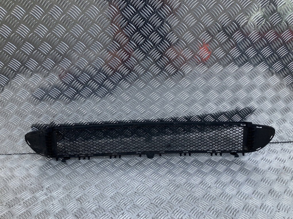 фото №1, Решётка радиатора средняя zd перед mercedes gla x156 w156