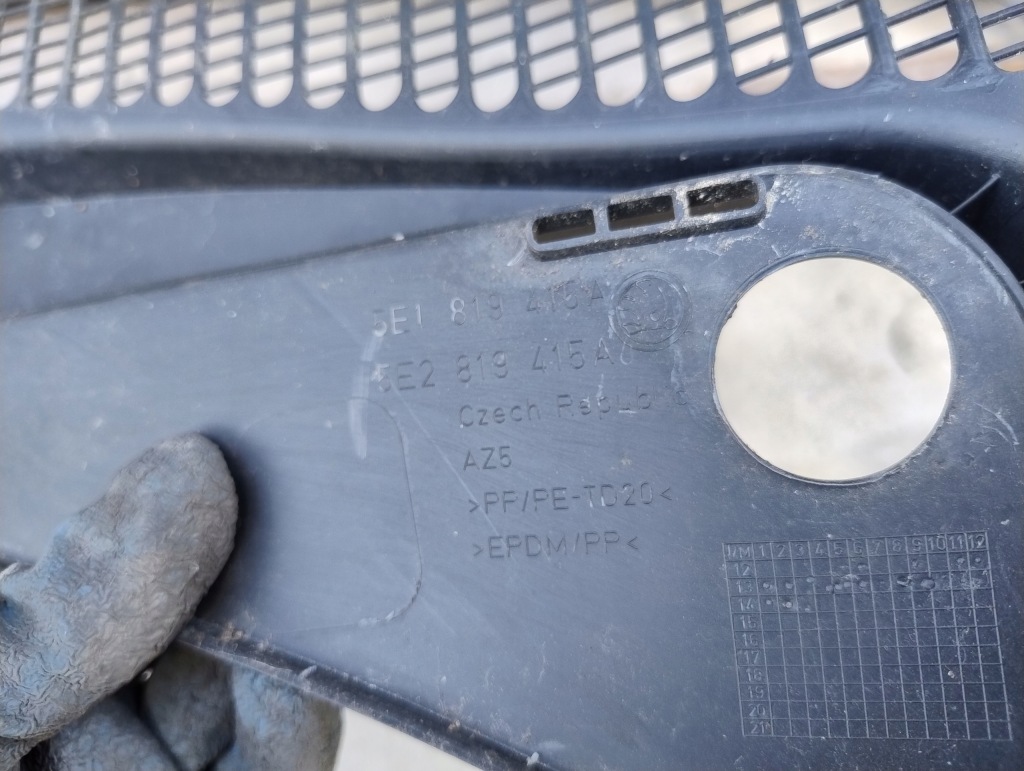 фото №7, Жабо правое skoda octavia iii europa 5e1819415a