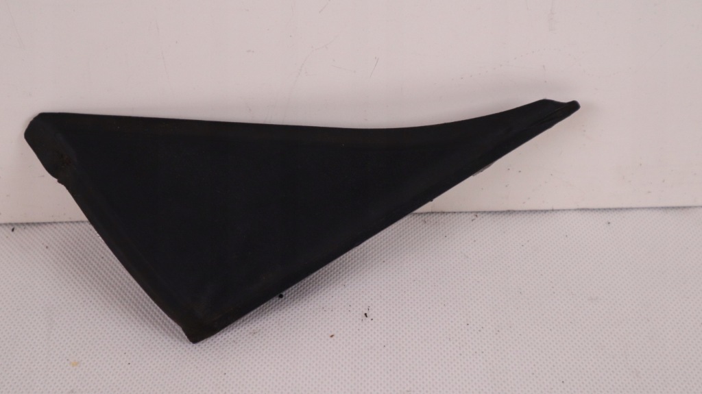 фото №1, Volvo xc60 ii трикутник заглушка крила ліва 31497234