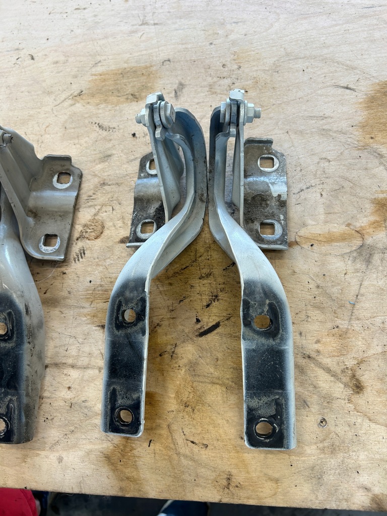 фото №3, Петля капот правый левый jeep renegade usa 2015