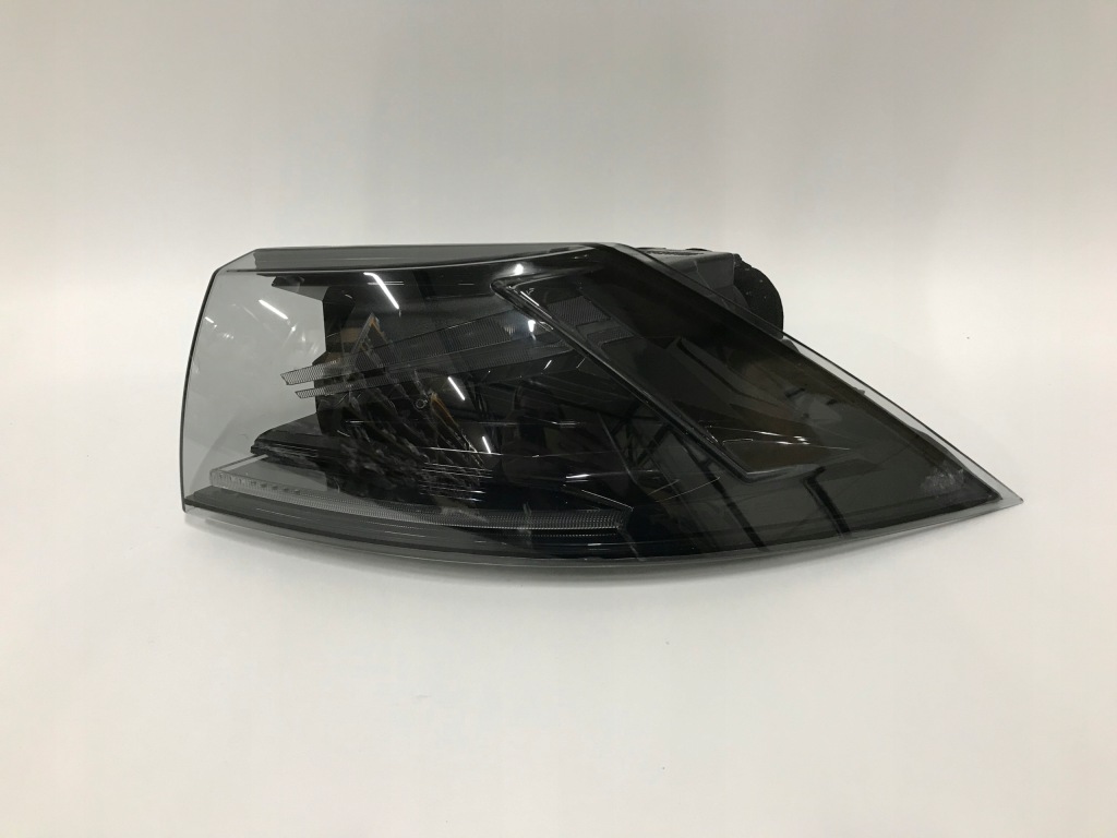 Купить Peugeot 508 2 рестайлинг  23- фара задняя правый  led европа