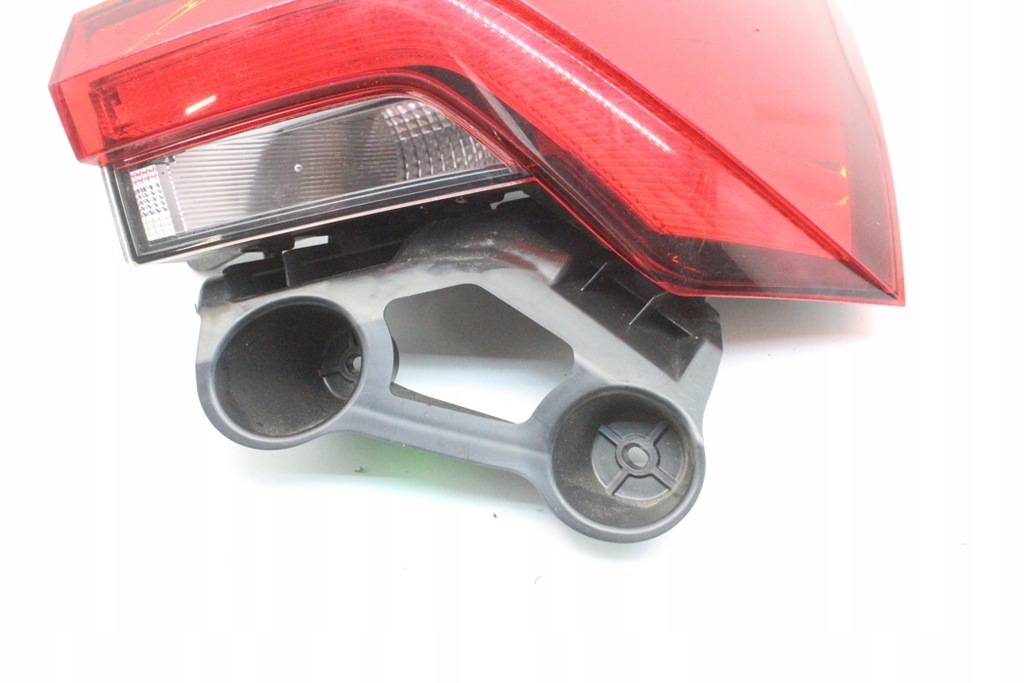 фото №8, Лампа права задня skoda scala 657945096 1.0l бензиновий 85kw 2024