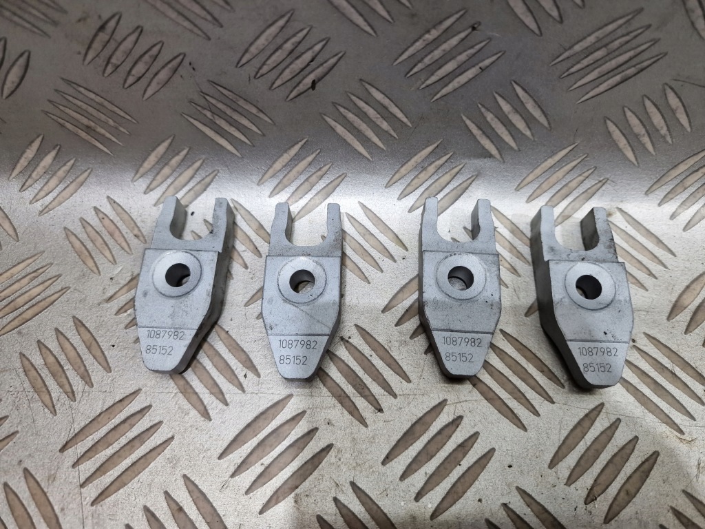 фото №1, Кріплення підніжка кронштейн вприску opel meriva b 1.6 cdti