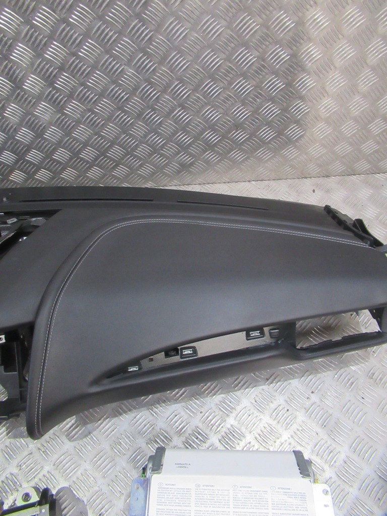 фото №7, Maserati levante приборная панель консоль ремни подушка безопасности кожа оригинал