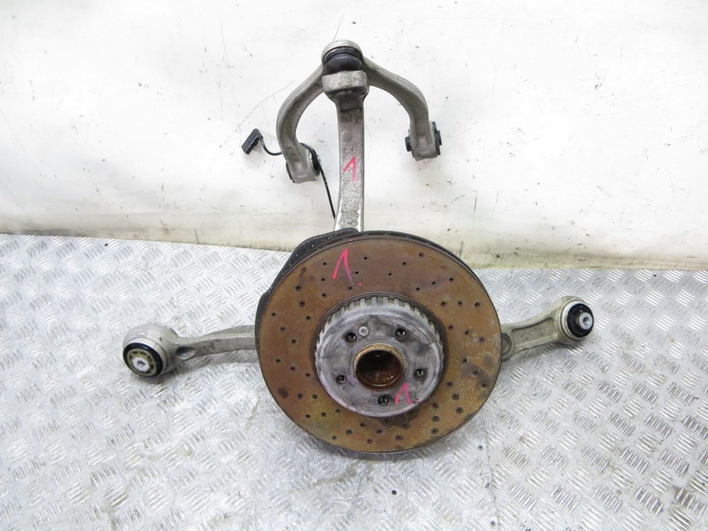 фото №1, Mercedes w205 поворотный кулак левая перед 14-