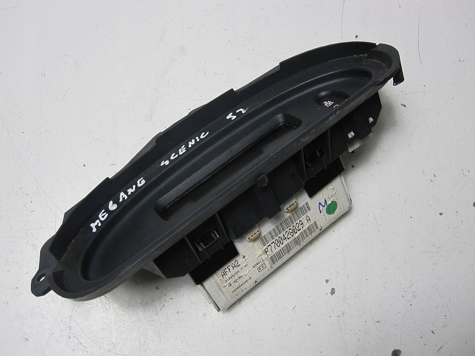 фото №3, Годинник дисплей renault megane scenic 92r