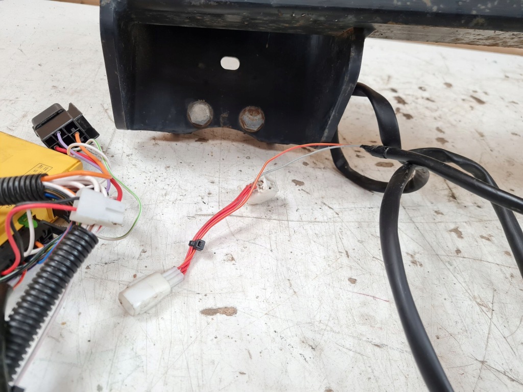 Купити 2020 mitsubishi outlander набір фаркоп 55r010269