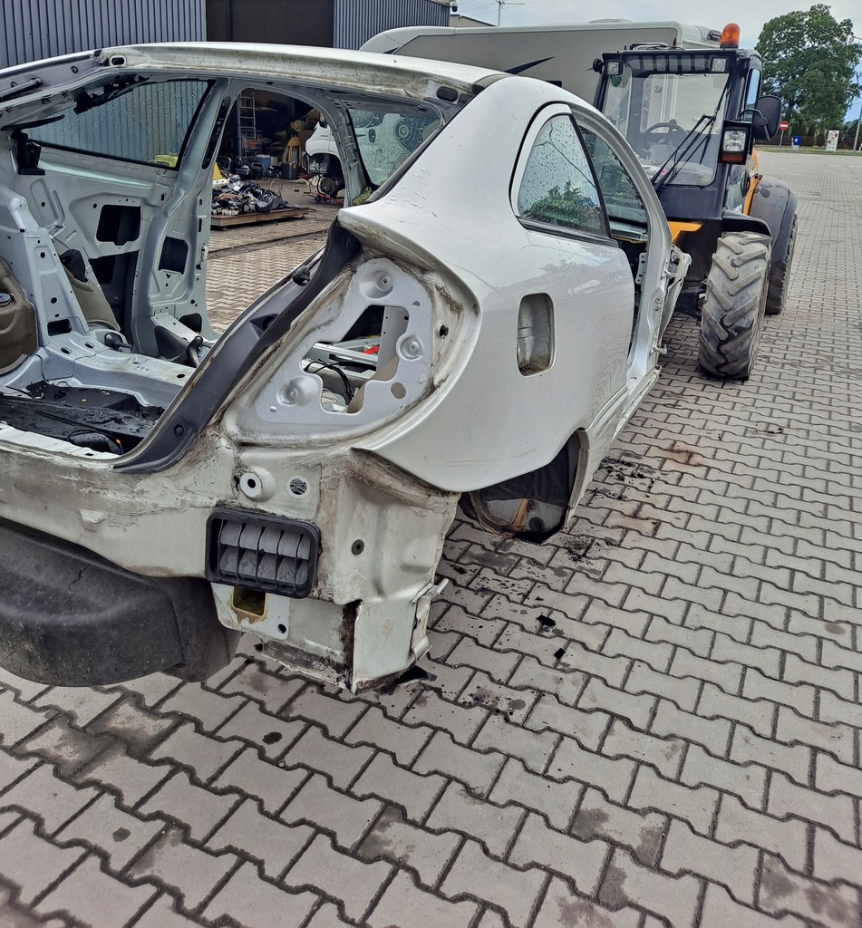 фото №5, Чверть крила правий задня mercedes clc cl203