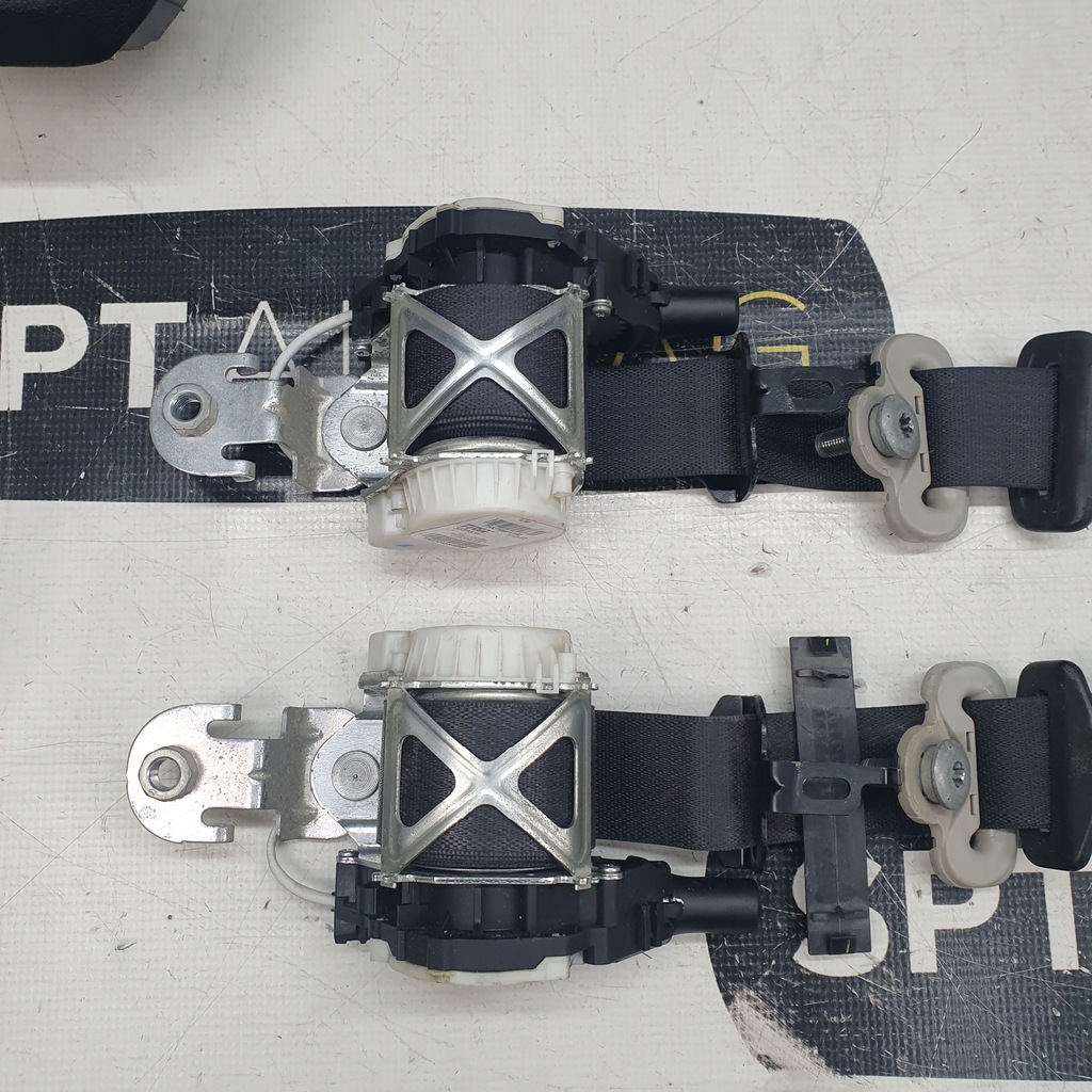 фото №8, Dodge ram iv 4 приборная панель консоль подушки безопасности ремни подушка безопасности серая нитка