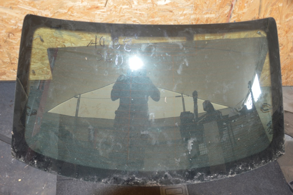 фото №1, Audi a4 b8 sedan стекло задняя