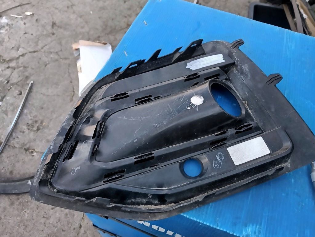 Купити Audi q5 2 решітка бампера перед передня права 80a807682n