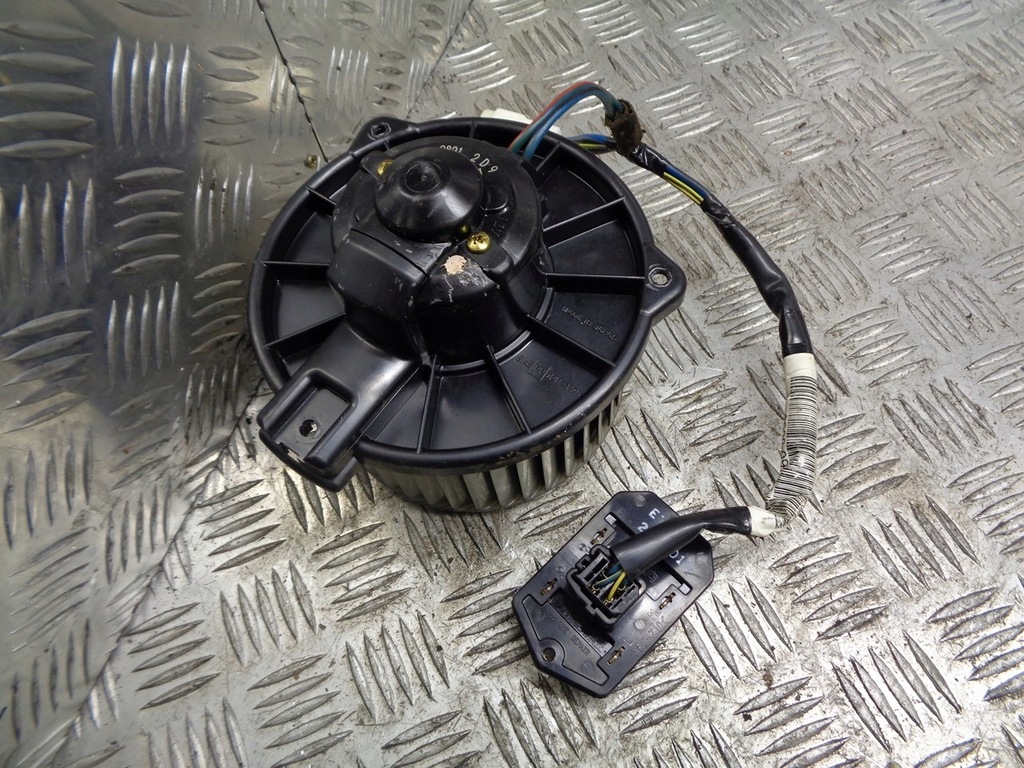 фото №1, Вентилятор обдув toyota yaris i 194000-0821