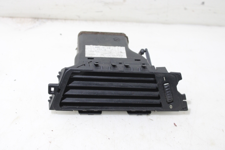 фото №1, Решётка обдув правая bmw 3 320d e90