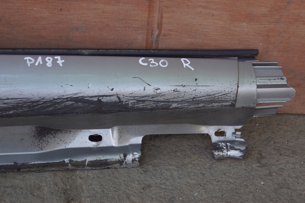 фото №7, Порог молдинг порог правая volvo c30 r-design