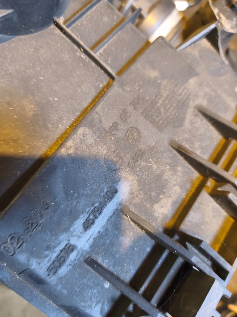 фото №9, Alfa romeo 147 00-04 корпус фільтра повітря витратомір 1.9 jtd