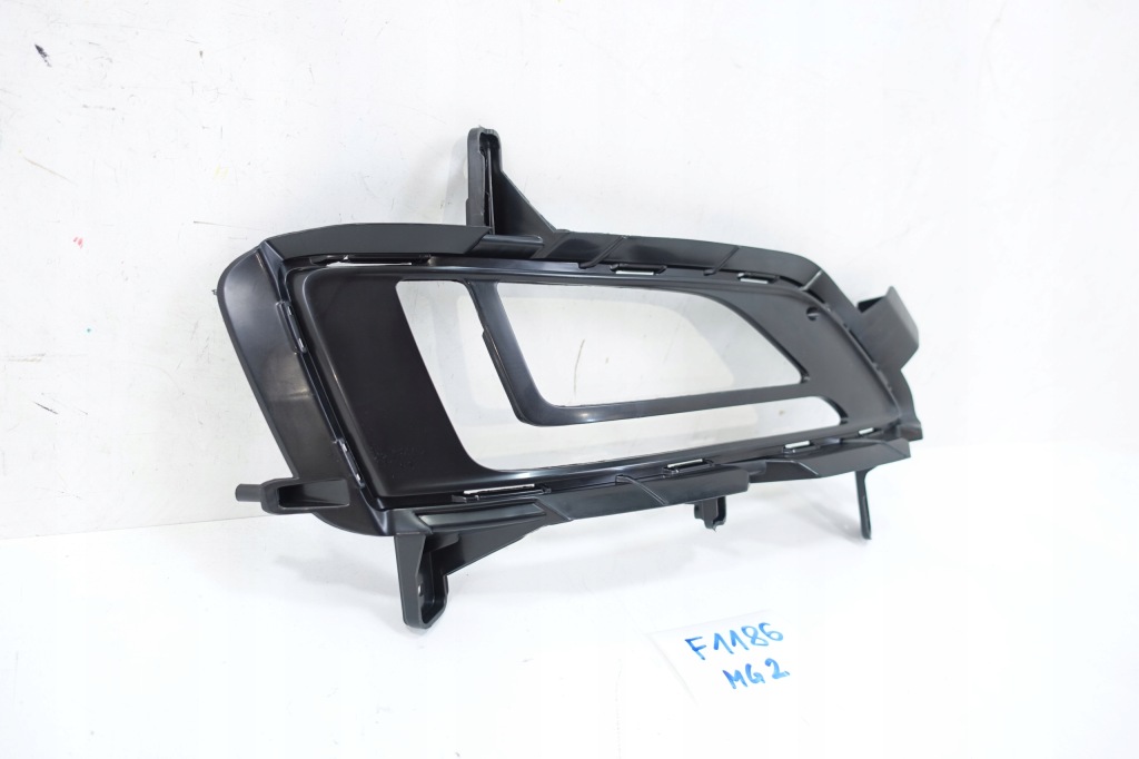 Купити Hyundai tucson 3 рестайлінг  2018- решітка бампера права правий 86526-d7530