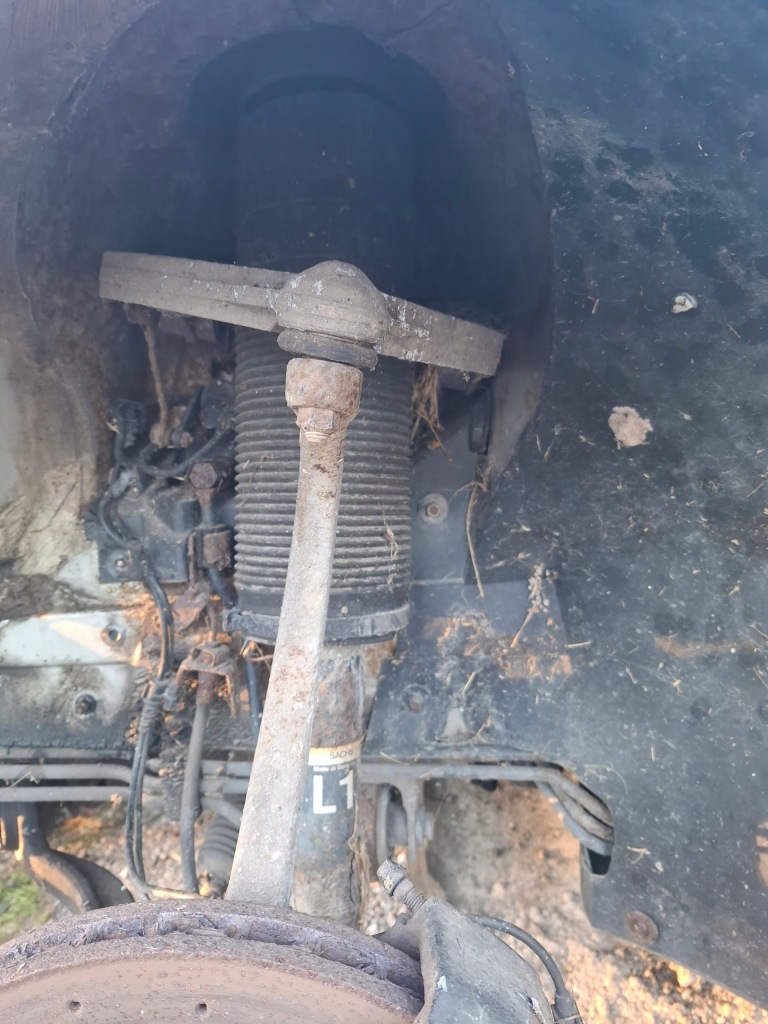 фото №1, Mercedes w215 cl c215 амортизатор левый перед 70tysmil проверенный 2203200713