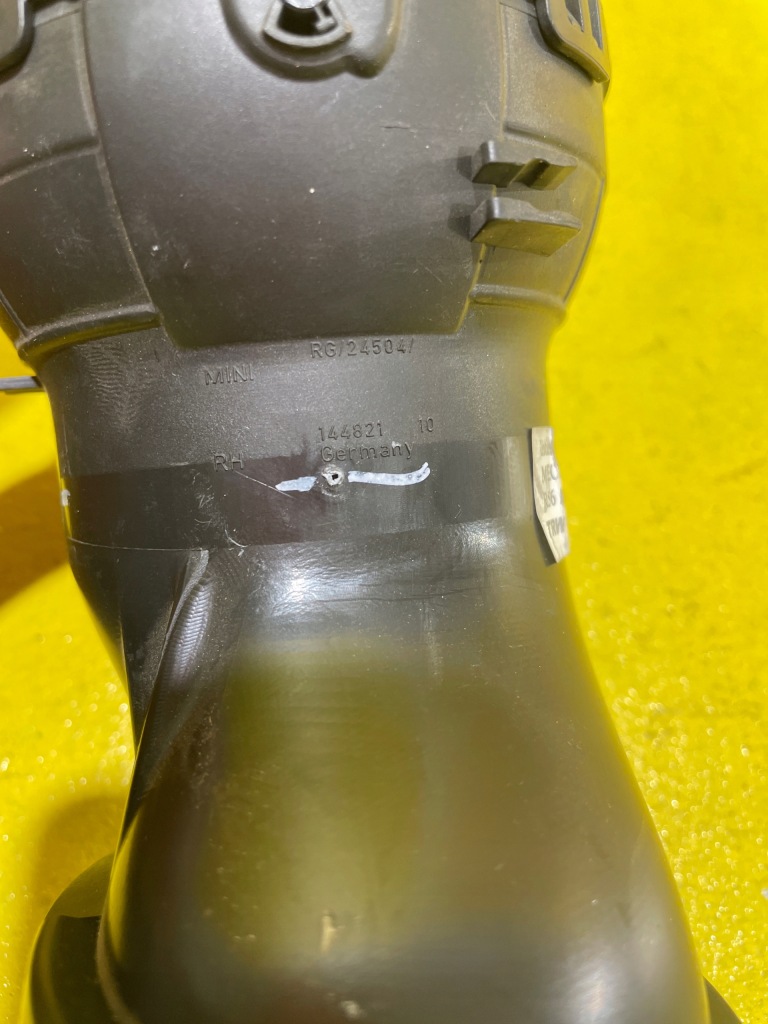 Mini cooper r56 -решітка обдув правий середина 144821-10 в Україні